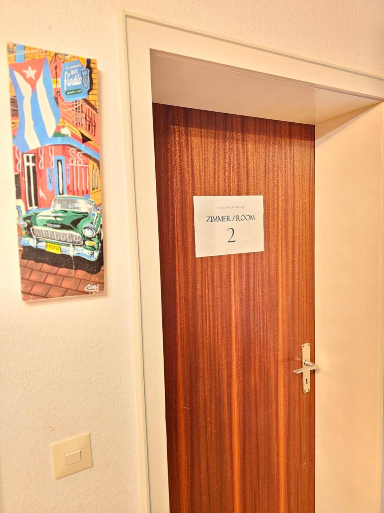 Doppelzimmer 2 I Geteiltes Bad & Kueche I Mit Dem Zug Nur 4 Min Bis Zum Hauptbahnhof Friburgo em Brisgóvia Exterior foto